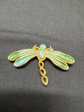 KC Kenneth Cole Dragonfly Brooch With Green Enamel & Gold-Tone Finish Twisted Ta